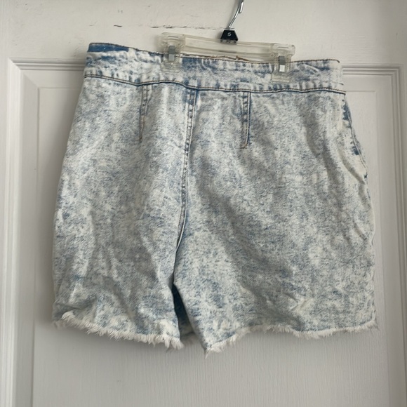 Wild Fable Shorts - Picture 2 of 2